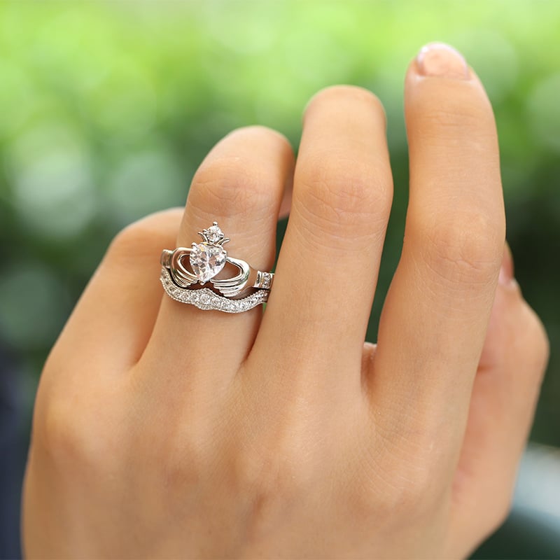 Jeulia Claddagh Ring 2025